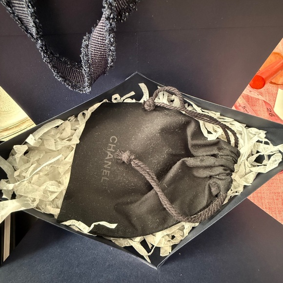 Chanel 2025 Christmas Gold Comet and Camellia Charm - Picture 4 of 7